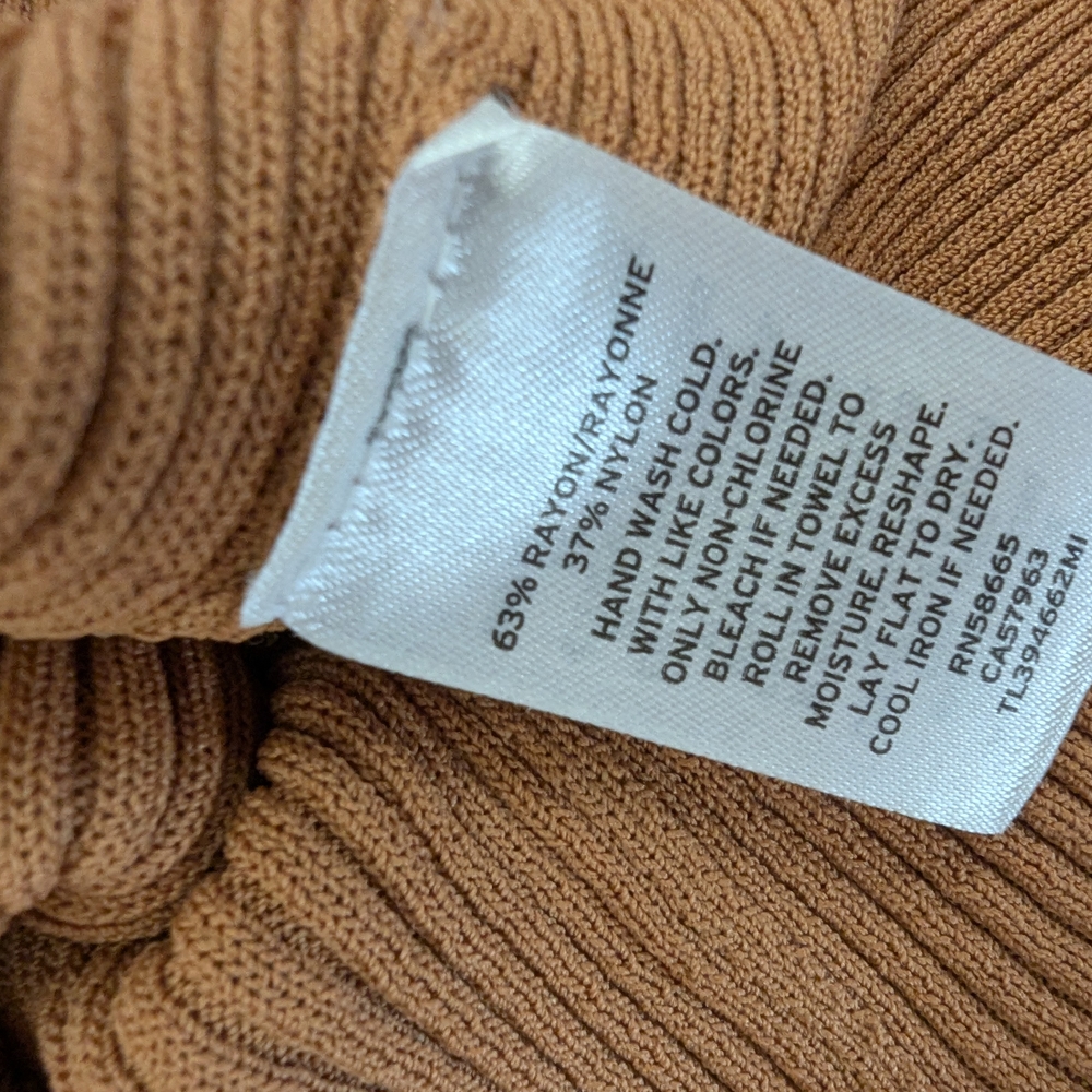 Leith V-Neck Brown Ribbed Button-Up Sweater - Picture 8 of 12